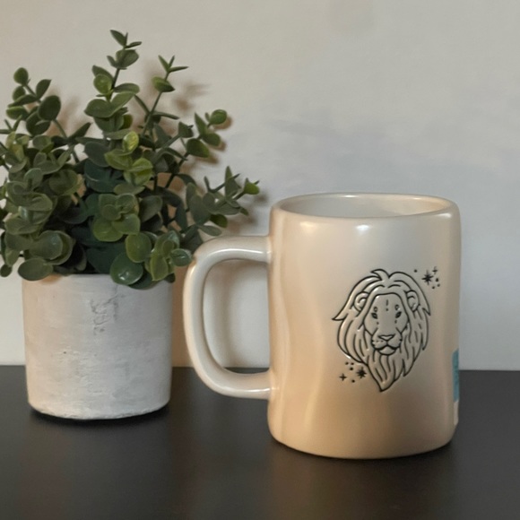 RAE DUNN LEO MUG - Picture 2 of 2